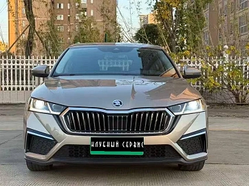 Skoda Octavia, 2021г, передний привод, робот