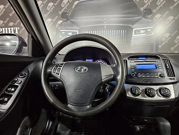 Hyundai Elantra, 2010г, передний привод, автомат