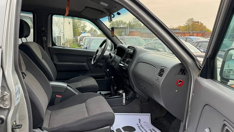 Nissan NP300, 2013г., полный привод, механика