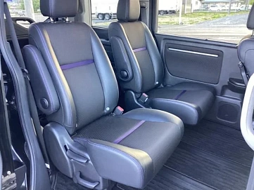 Honda Stepwgn, 2018г, полный привод, вариатор