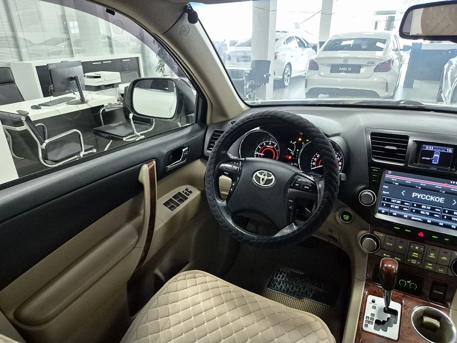 Toyota Highlander, 2011г., полный привод, автомат