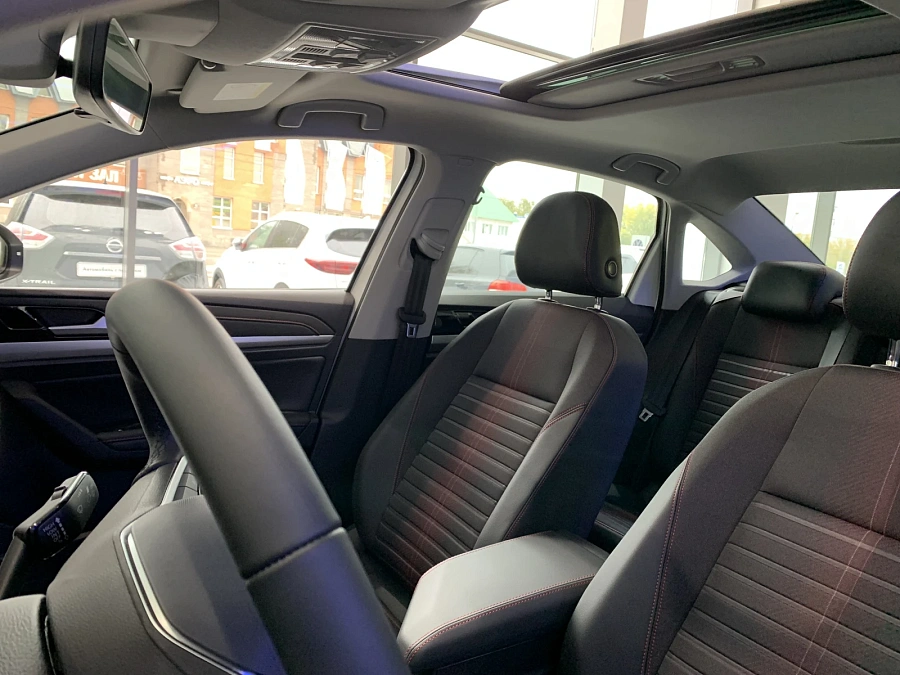 Volkswagen Lavida, 2023г., передний привод, робот