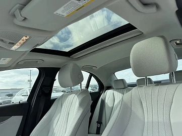 Mercedes-Benz E-Класс, 2022г, задний привод, автомат