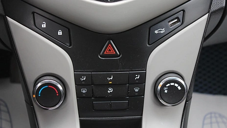 Chevrolet Cruze, 2012г., передний привод, механика