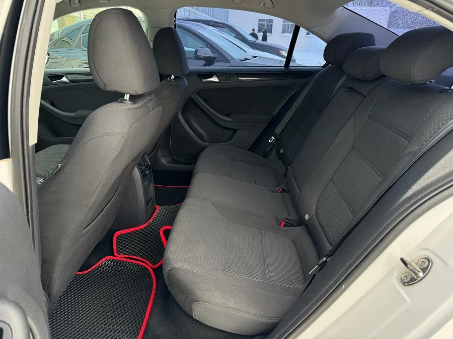 Volkswagen Jetta, 2012г., передний привод, автомат