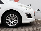 Peugeot 308, 2011г., передний привод, механика