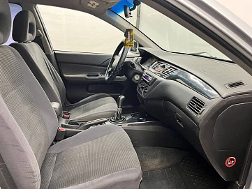 Mitsubishi Lancer, 2005г, передний привод, механика