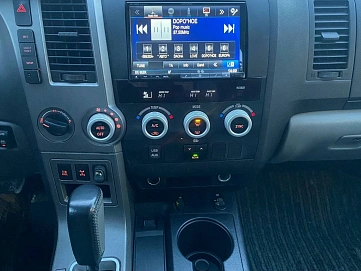 Toyota Sequoia, 2010г, полный привод, автомат