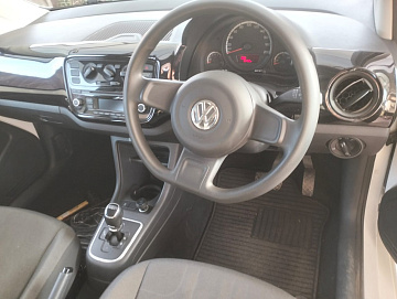 Volkswagen up!, 2013г, передний привод, робот