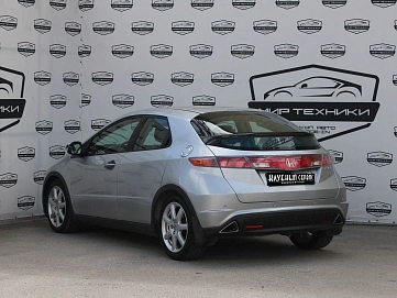 Honda Civic, 2008г, передний привод, робот