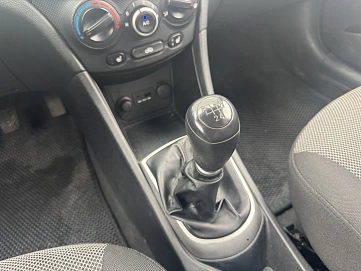 Hyundai Solaris, 2011г, передний привод, механика