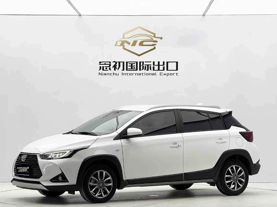 Toyota Yaris, 2023г., передний привод, вариатор