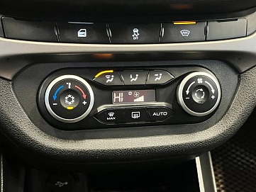 Lada (ВАЗ) Vesta, 2017г, передний привод, механика