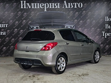 Peugeot 308, 2010г, передний привод, автомат