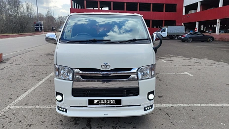 Toyota HiAce, 2015г, полный привод, автомат