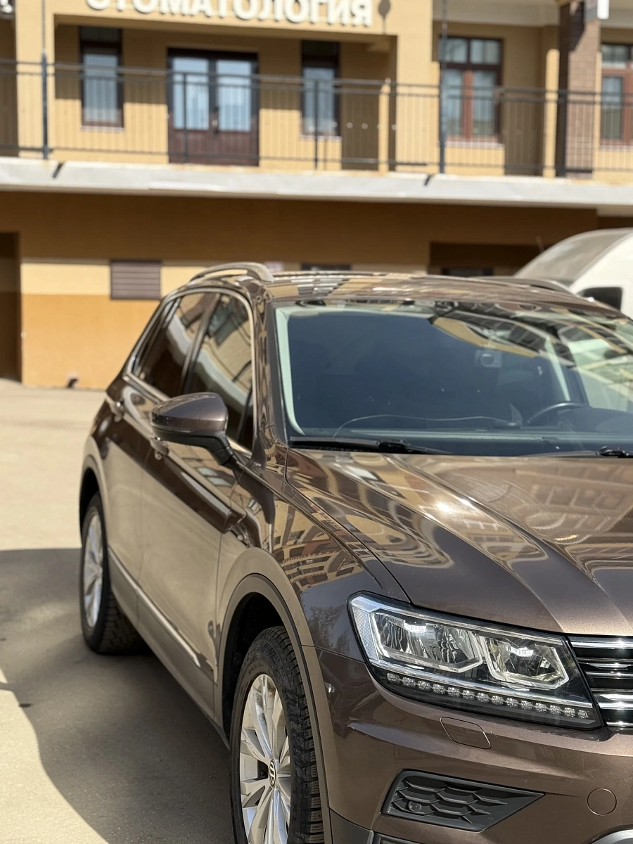 Volkswagen Tiguan, 2018г., полный привод, робот
