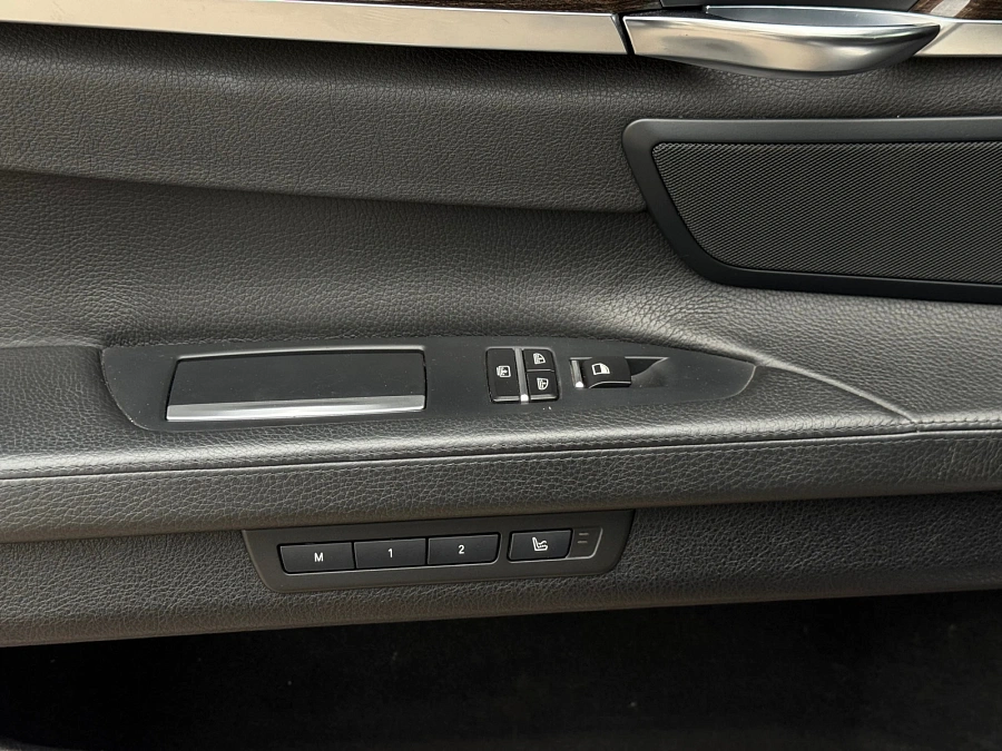 BMW 7 серии, 2014г., полный привод, автомат