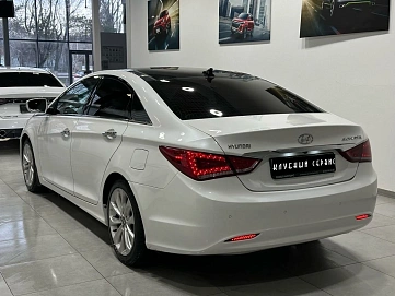 Hyundai Sonata, 2012г, передний привод, автомат