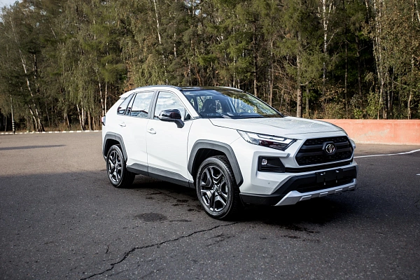 Toyota RAV4, 2023г., полный привод, вариатор