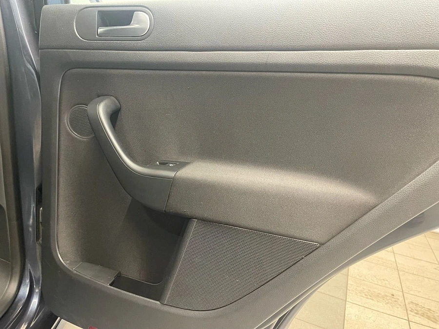 Volkswagen Golf Plus, 2009г., передний привод, робот