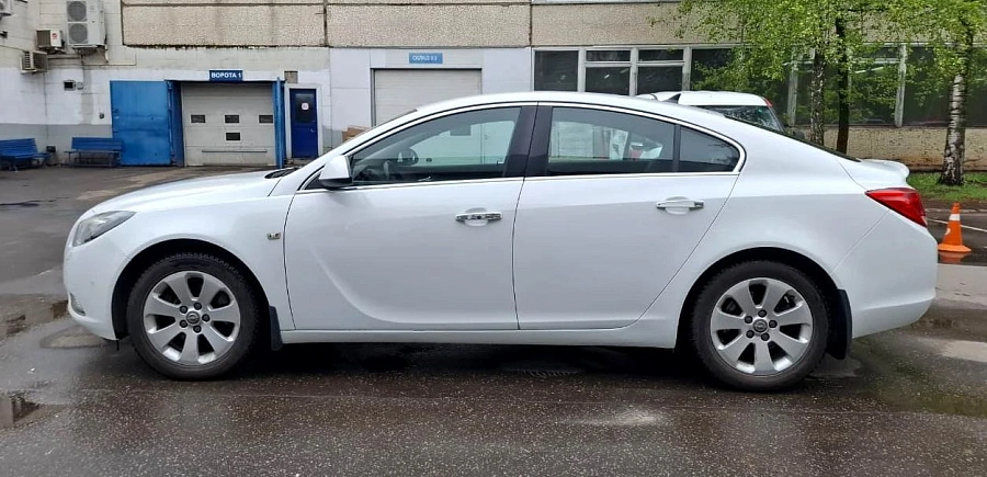 Opel Insignia, 2012г., передний привод, автомат