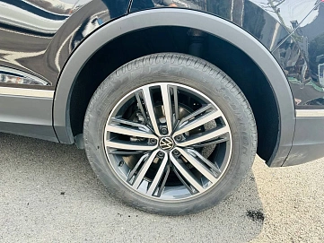 Volkswagen Tiguan, 2021г, полный привод, робот