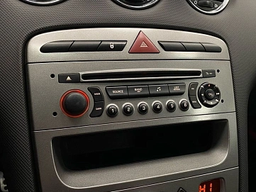 Peugeot 308, 2011г, передний привод, автомат