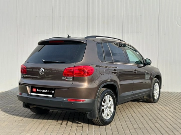 Volkswagen Tiguan, 2015г., полный привод, автомат