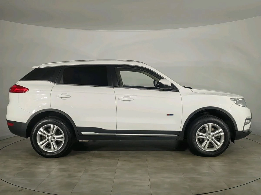 Geely Atlas, 2019г., передний привод, автомат
