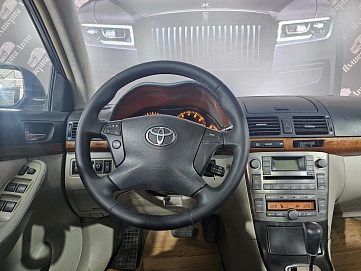 Toyota Avensis, 2006г, передний привод, автомат