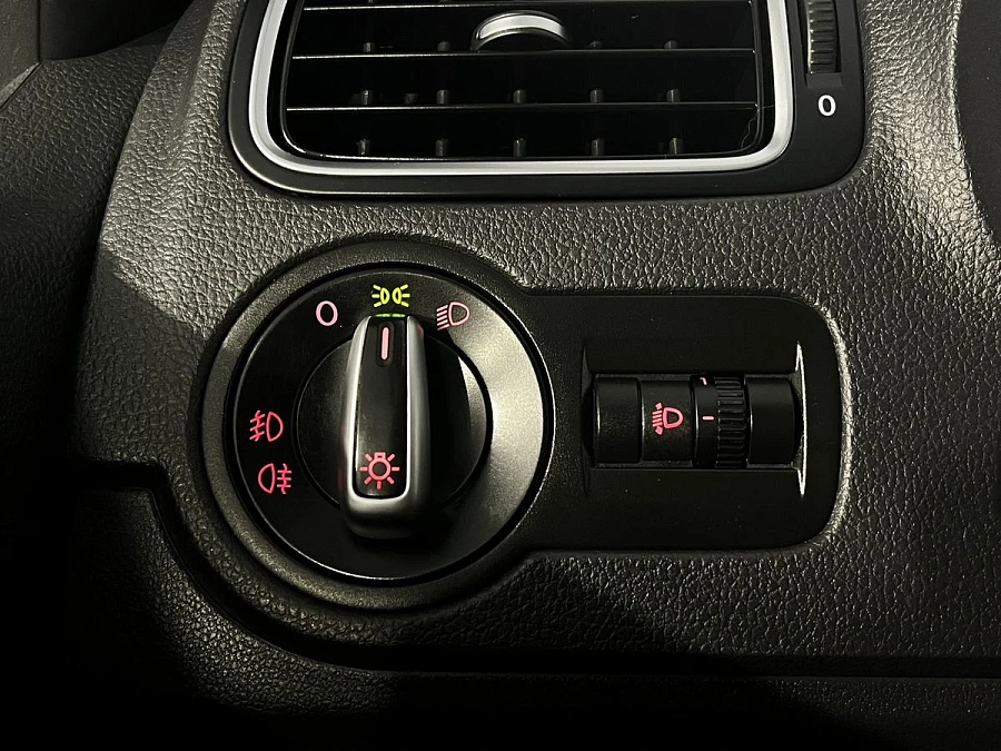 Volkswagen Polo, 2011г., передний привод, механика