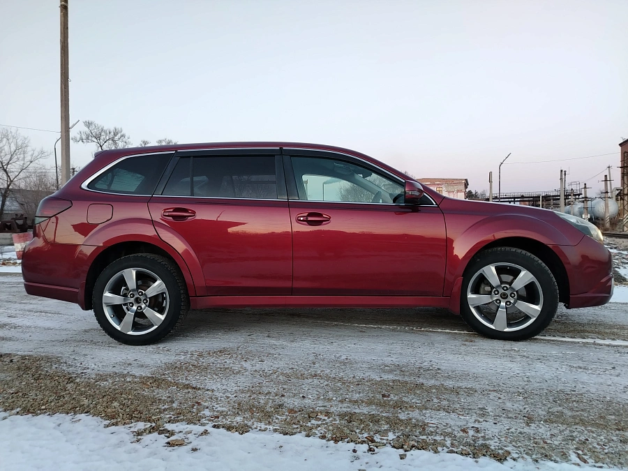 Subaru Outback, 2010г., полный привод, вариатор