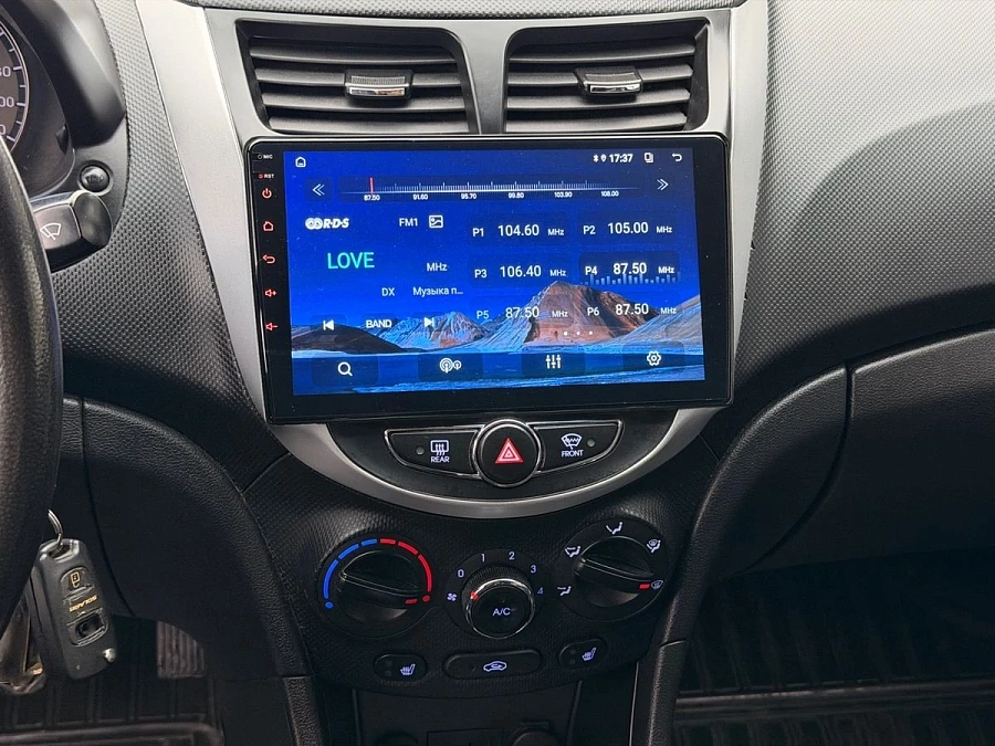 Hyundai Solaris, 2012г., передний привод, механика