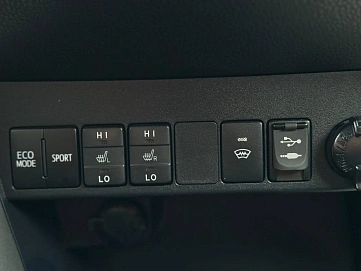 Toyota RAV4, 2017г, полный привод, вариатор