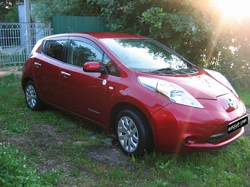 Nissan Leaf, 2015г, передний привод, автомат