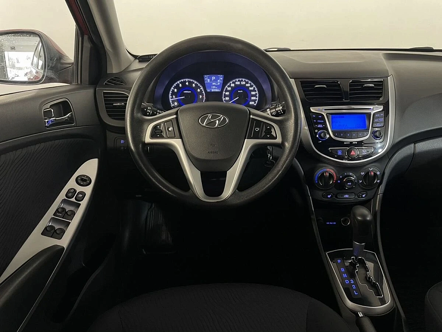 Hyundai Solaris, 2012г., передний привод, автомат