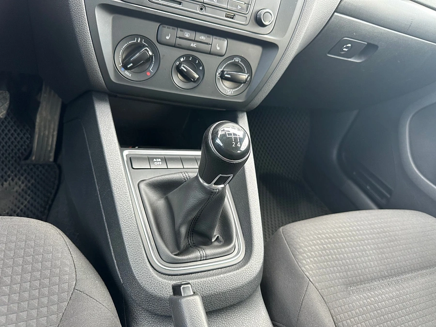 Volkswagen Jetta, 2015г., передний привод, механика