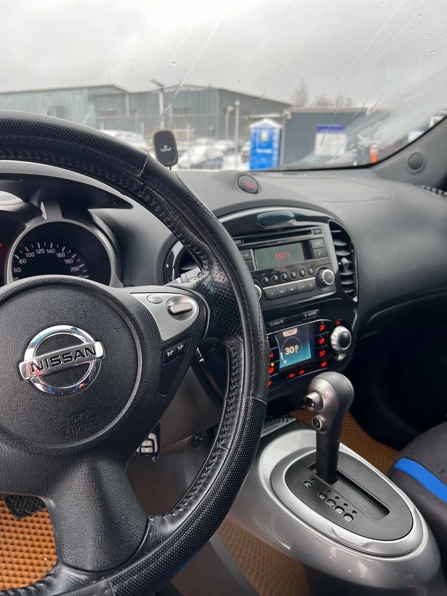 Nissan Juke, 2011г., передний привод, вариатор