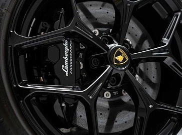 Lamborghini Revuelto, 2024г, полный привод, робот
