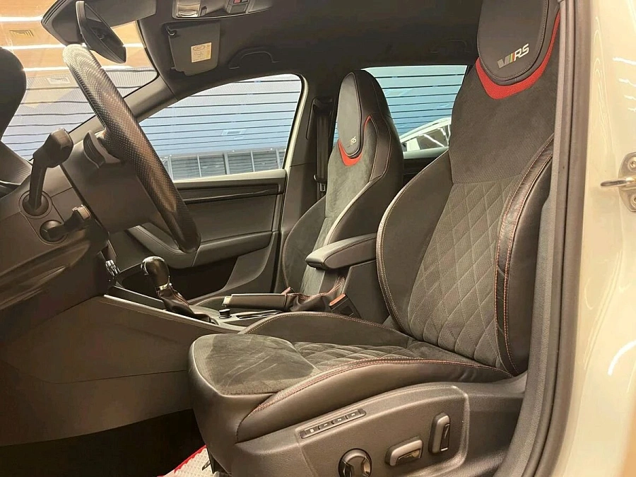 Skoda Octavia RS, 2018г., передний привод, робот