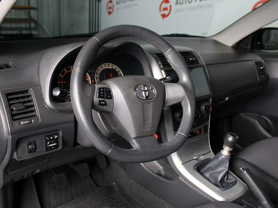 Toyota Corolla, 2012г., передний привод, механика