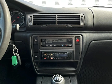 Volkswagen Passat, 2001г, передний привод, механика