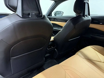 Changan UNI-V, 2023г, передний привод, робот