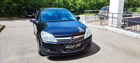 Opel Astra, 2010г, передний привод, автомат