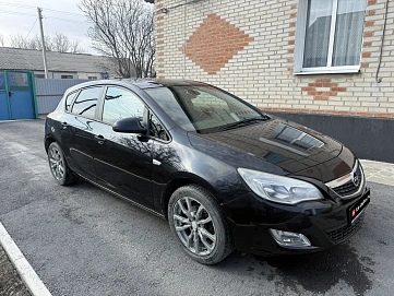 Opel Astra, 2011г, передний привод, механика