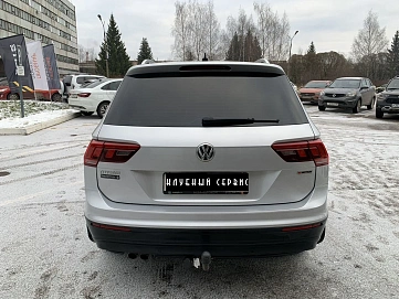 Volkswagen Tiguan, 2018г, передний привод, робот