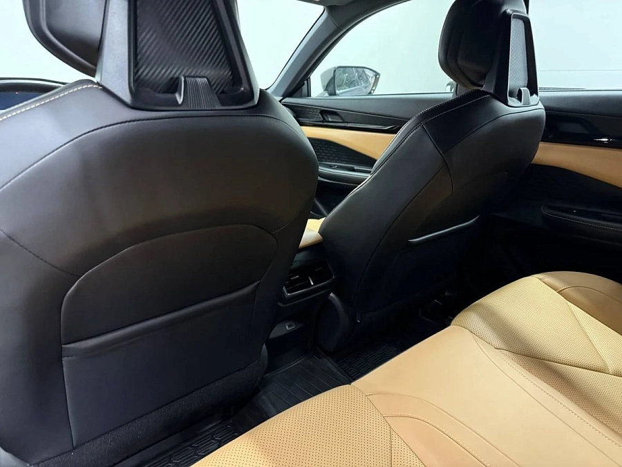 Changan UNI-V, 2023г., передний привод, робот