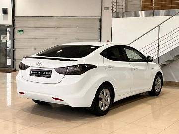 Hyundai Elantra, 2013г, передний привод, автомат