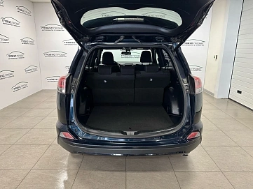 Toyota RAV4, 2018г, передний привод, автомат