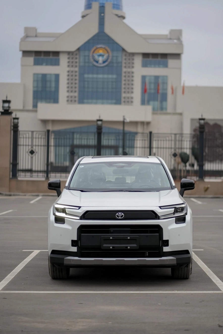 Toyota RAV4, 2025г., полный привод, вариатор